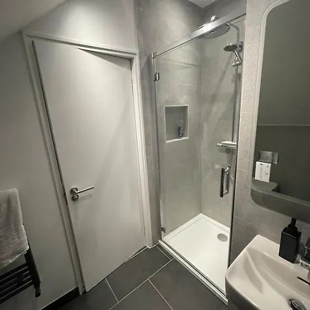 Luxury One Bed Penthouse In D2 Апартаменты *