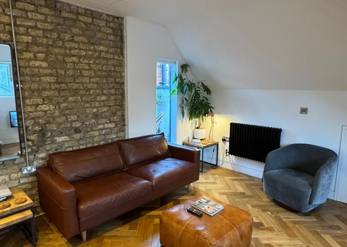 Apartment Luxury One Bed Penthouse In D2 *