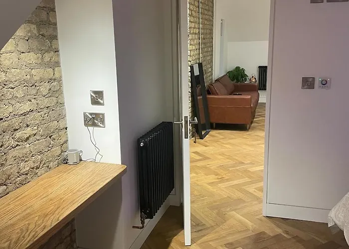 Luxury One Bed Penthouse In D2 Dublin